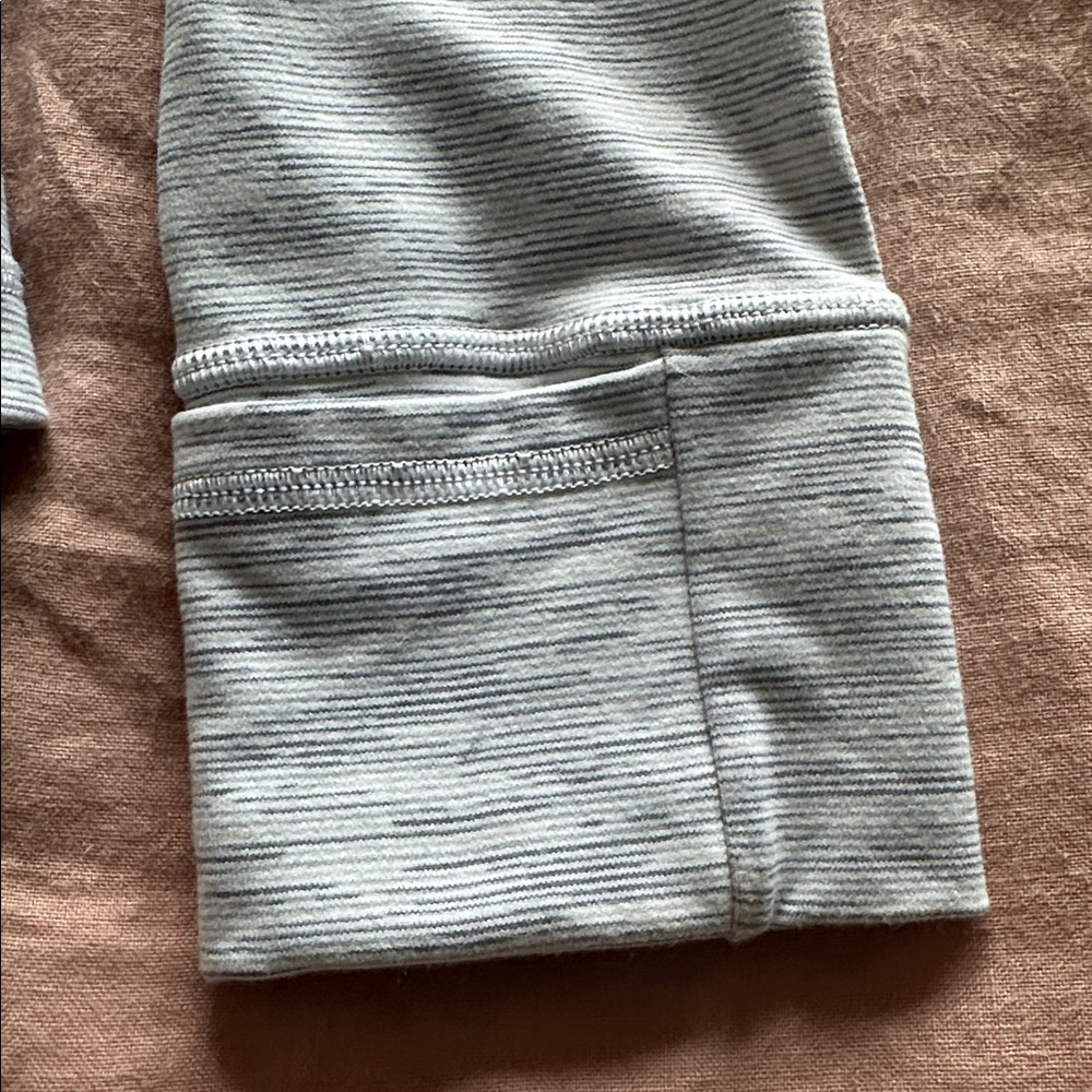 Lululemon Define Jacket Size 8 - Picture 3 of 6
